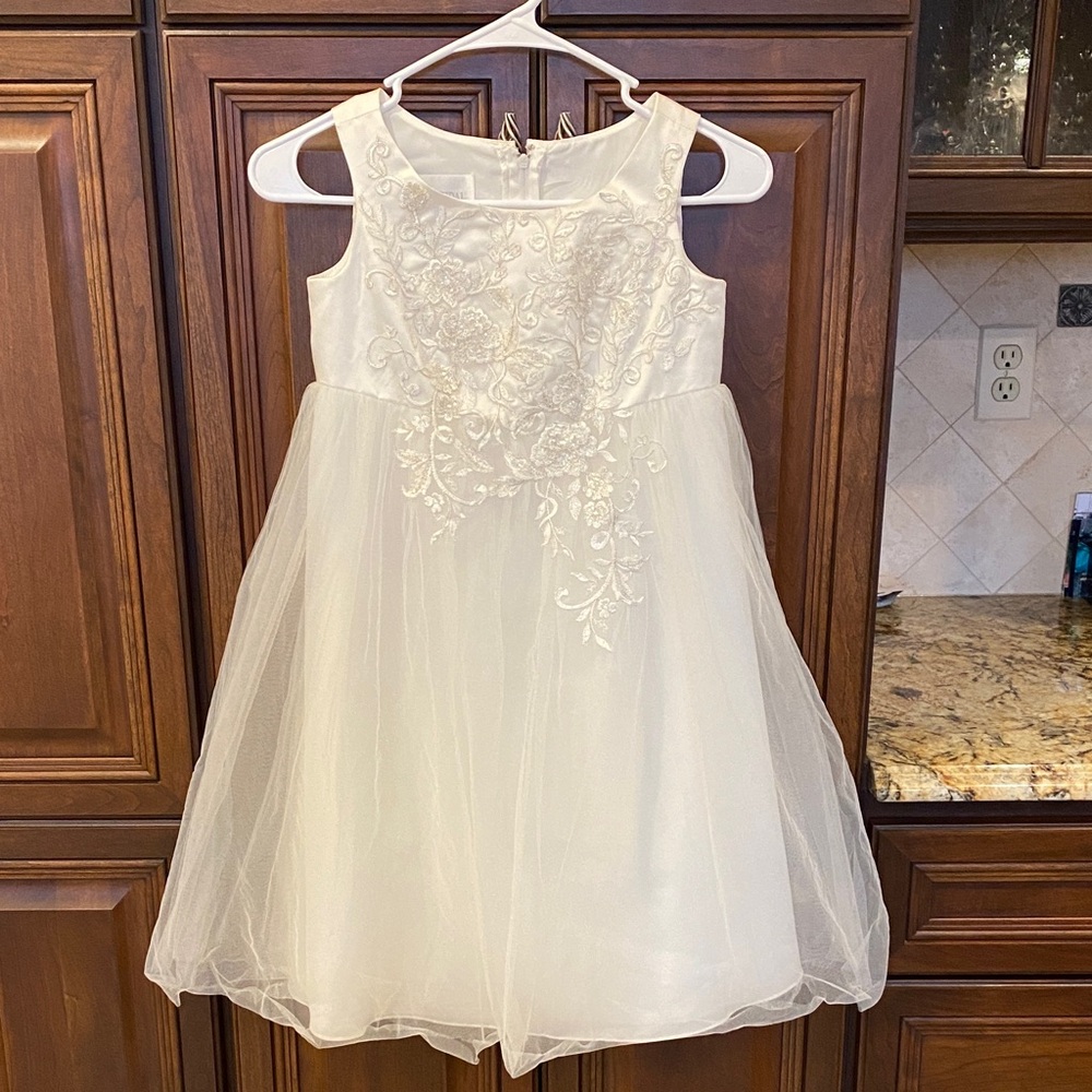 DAVID’S BRIDAL Flower Girl Formal Dress - Picture 2 of 12
